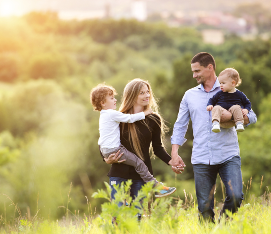 Očeva svećenička dužnost: Voditi obitelj u molitvi