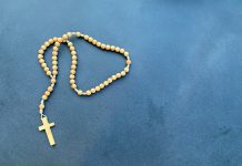 Zlatna krunica – dar hrvatskih vjernika u zapečaćenom grobu velike svetice Terezije Avilske