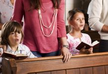 ZA RODITELJE Kako preživjeti misu s malenom djecom