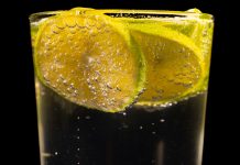 OTKRIJTE Zašto je važno piti vodu s limunom