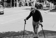 Pitali su jednog starca…