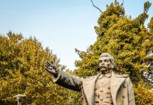 ZNATE LI? Kako je Staljnova kći postala katolkinjom?