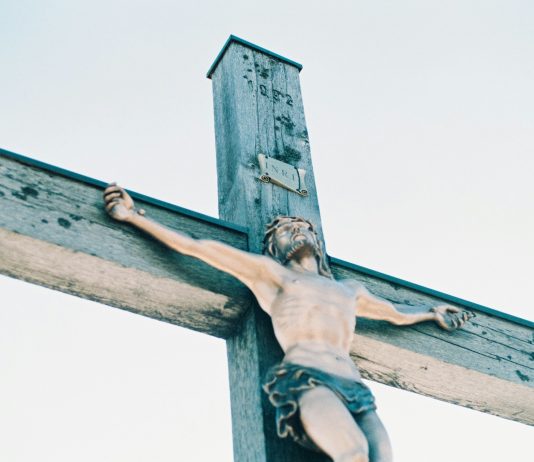 O raspeti Isuse, koji čuješ vapaj čovječanstva…