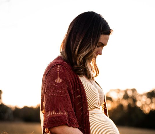 PORUKA UN-a Surogat majčinstvo predstavlja prodaju djece i moderno ropstvo