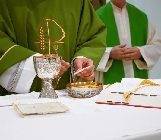 Zašto rastavljeni i ponovljeno vjenčani ne mogu dobiti odrješenje i primiti pričest