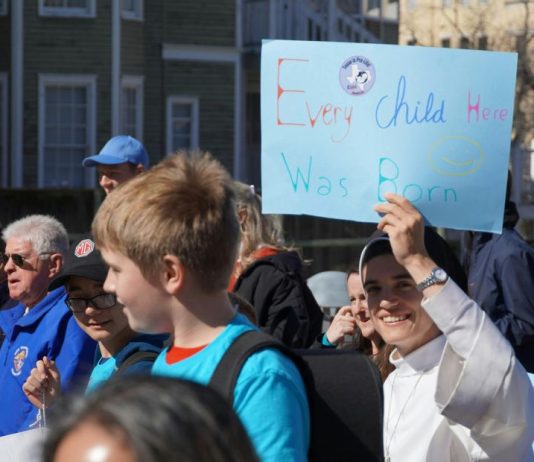 10. PO REDU Hod za život u Londonu