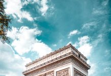 Neočekivani „bum“ krštenja u Francuskoj