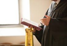 Tri egzorcistove molitve za duhovnu borbu protiv zla