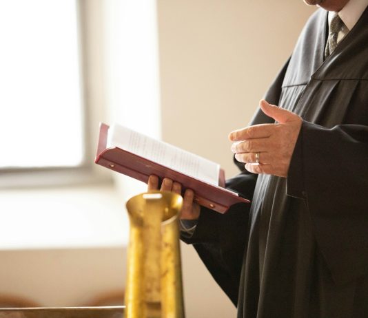 Tri egzorcistove molitve za duhovnu borbu protiv zla