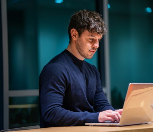 Pogledajte izlaganja s prvog okruglog stola o pornografiji