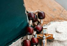 Što učiniti sa slomljenim posvećenim stvarima?