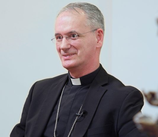 MOĆNA PROPOVIJED NADBISKUPA KUTLEŠE BOGOSLOVIMA: Bogoslovija nije hotel