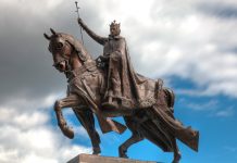 OTAC 11 DJECE, KRALJ I SVETAC: Znate li tko je?