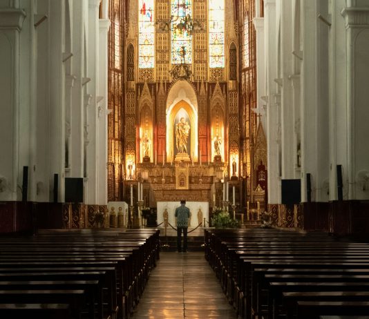 PROMISLI Sve je savršeno kad je čovjek s Bogom