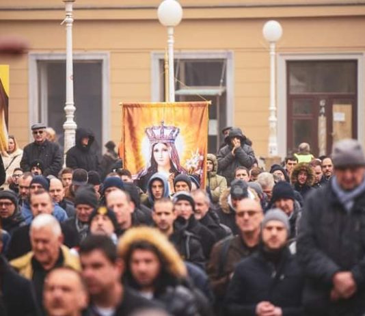 Ove prve subote muškarci mole krunicu na 29 lokacija diljem Lijepe Naše