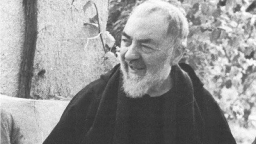 SV. PADRE PIO SAVJETUJE: Svetost znači živjeti ponizno