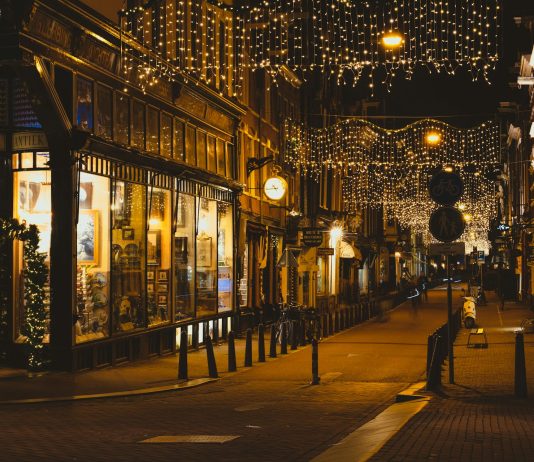 Zašto nam miču Isusa iz Božića?