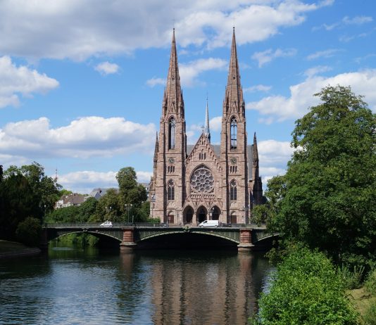 SKANDAL U FRANCUSKOJ Otkazana božićna misa
