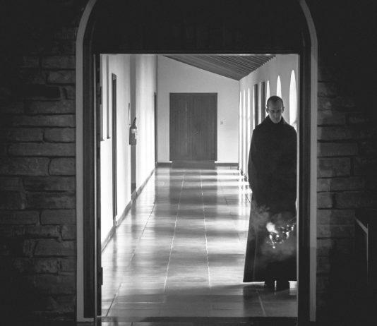 SVETAC KOJI JE UZOR PAPI Upoznajte ga kroz dubinu misli