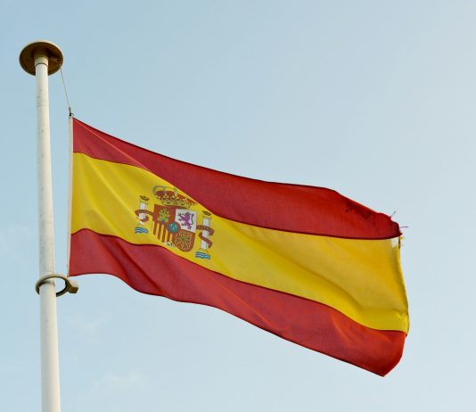 ŠPANJOLSKA: Dopušteno je moliti ispred bolnica