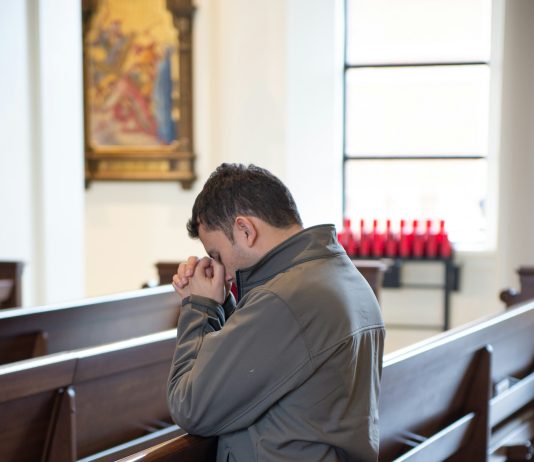 JEDNOSTAVNO JE Kako razlučiti što nam Bog govori?