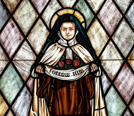 DON DAMIR STOJIĆ: Zašto štujemo svece?