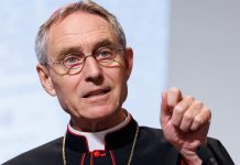 Nadbiskup Gänswein: Ne molim se za papu Benedikta, već se molim njemu