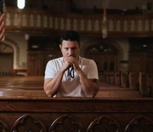 KEITH NESTER Od protestanta do gorljivog katolika