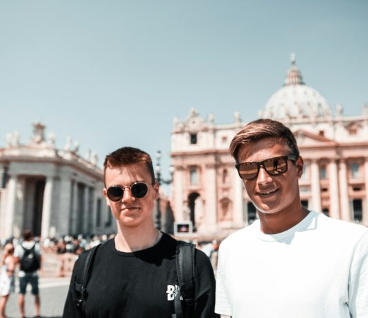 Uspoređuješ se s krivima