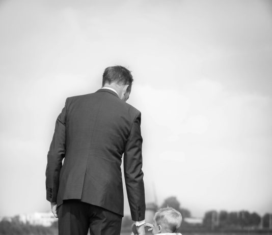 OČE, ODGOJI DŽENTLMENA: Ovo treba naučiti od tebe