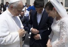 EVO KAKO! Supružnici, doznajte kako možete do osobnog susreta s Papom