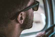 Sve je idilično jer tako treba biti. Problemi su zabranjeni, zar ne?