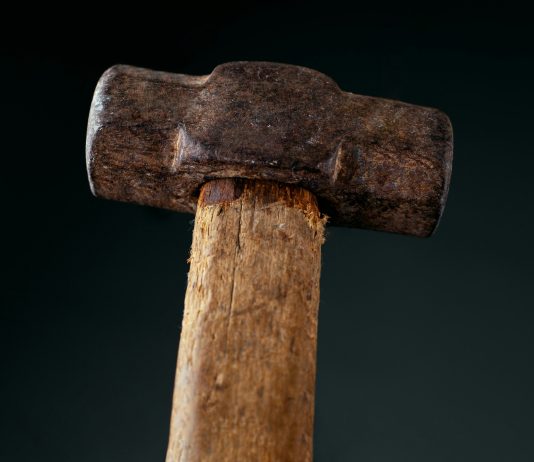 SAVJETUJU SV. OCI: Ako bježiš od molitve…