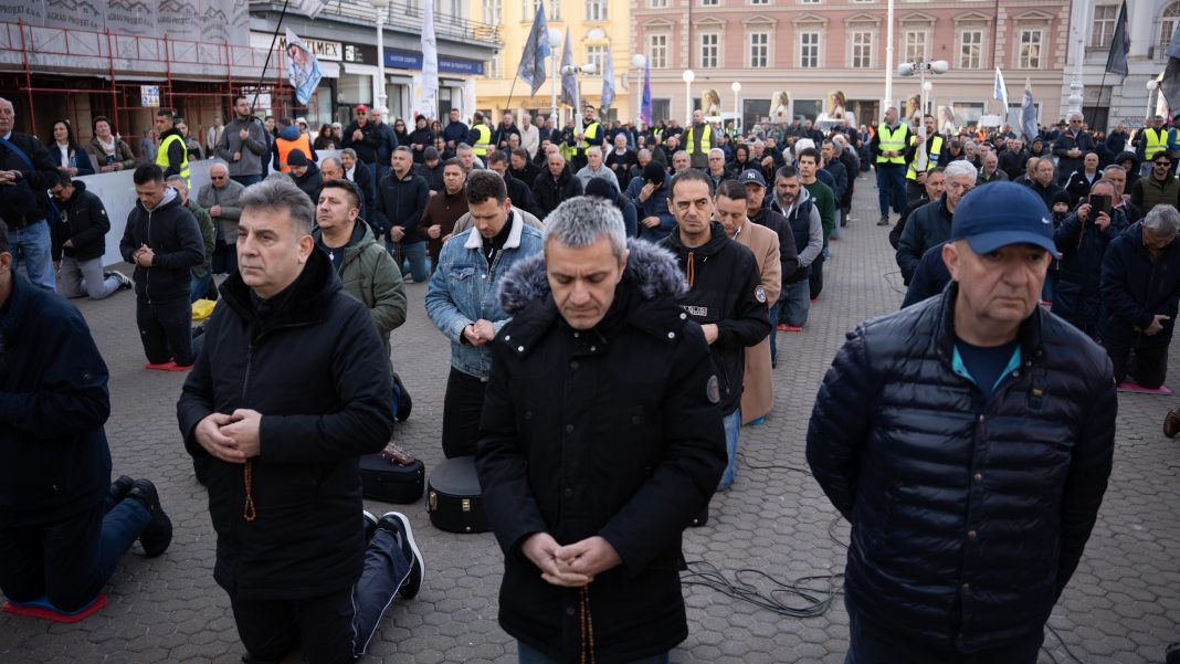 FOTO & VIDEO Još jedna milosna prva subota u Zagrebu