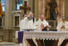 6 NAČINA Kako nekoga pozvati na misu?