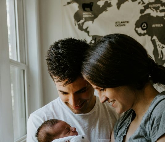 OČEVI I MAJKE, TREBAMO VAS! Mladi su izgubljeni i ne znaju kamo krenuti