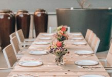 Nikada ne moraš zaslužiti mjesto za stolom!