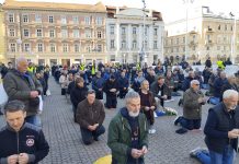 FOTO/VIDEO Na Veliku subotu održana još jedna javna molitva krunice