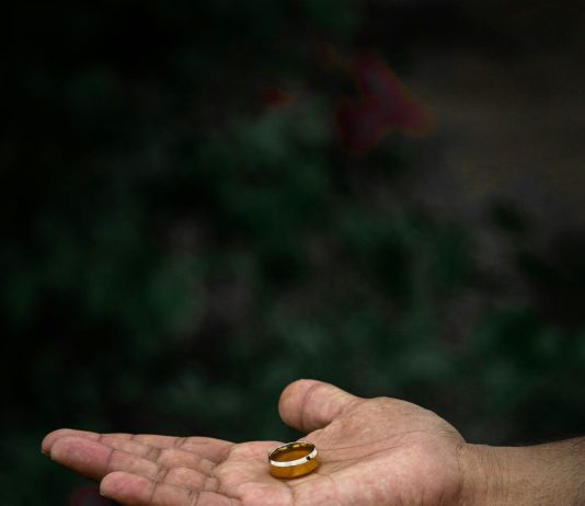 DUHOVNA PRIČA Mladić i prsten