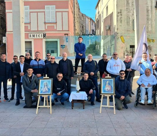 FOTO Ovako su muškarci diljem Hrvatske molili krunicu prve subote u svibnju