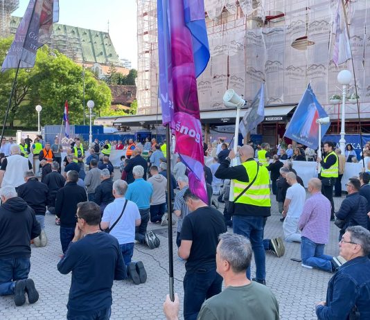 I ove prve subote muškarci mole krunicu na 31 lokaciji diljem Hrvatske