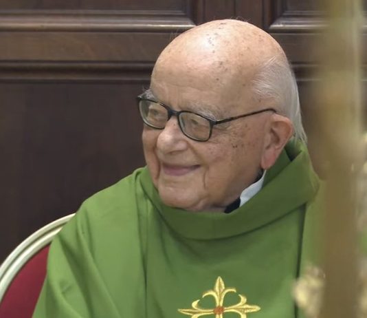 NAJSTARIJI SVEĆENIK U RIMU “Bog je moja radost”
