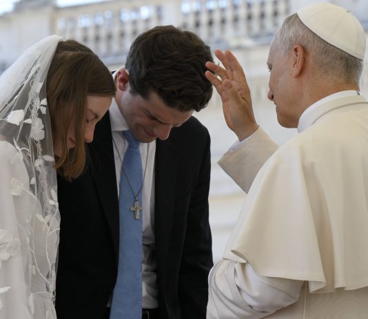 MLADENCI I PAPA Evo kako se možete susresti i što morate znati