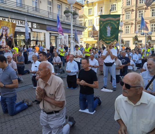 I ove prve subote muškarci mole krunicu na 31 lokaciji diljem Hrvatske