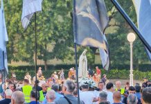 FOTO/VIDEO Molitva krunice i čin zadovoljštine za oskvrnuće Gospina kipa u sklopu pet prvih subota